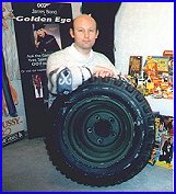 Daryl with 'The Living Daylights' Land Rover Wheel! 